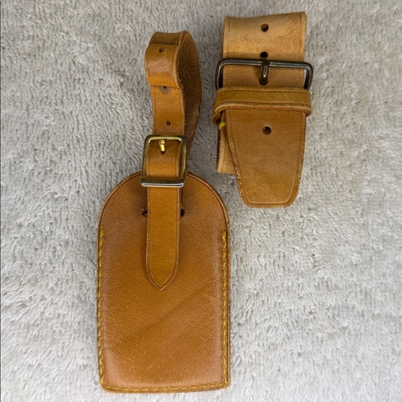 Vintage Louis Vuitton Luggage Tag and Poignier in Vachetta Leather (14E) - Picture 2 of 7